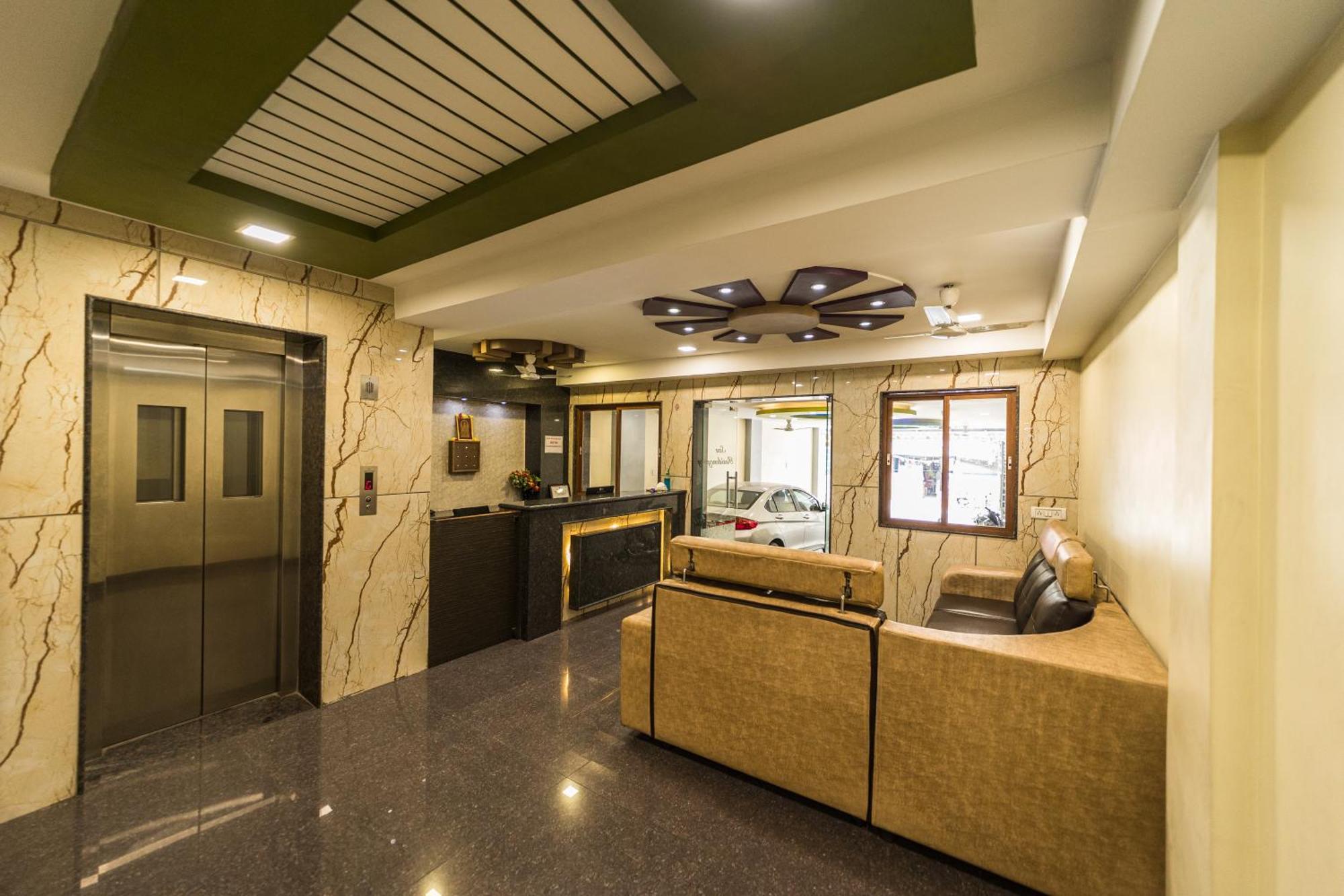 Hotel Sau Residency Kanchipuram Esterno foto
